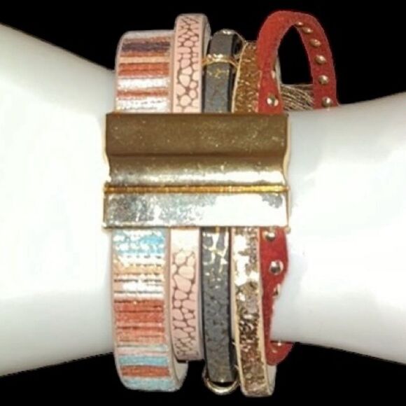 Torrid Magnetic Bracelet with Tassel - Picture 4 of 5